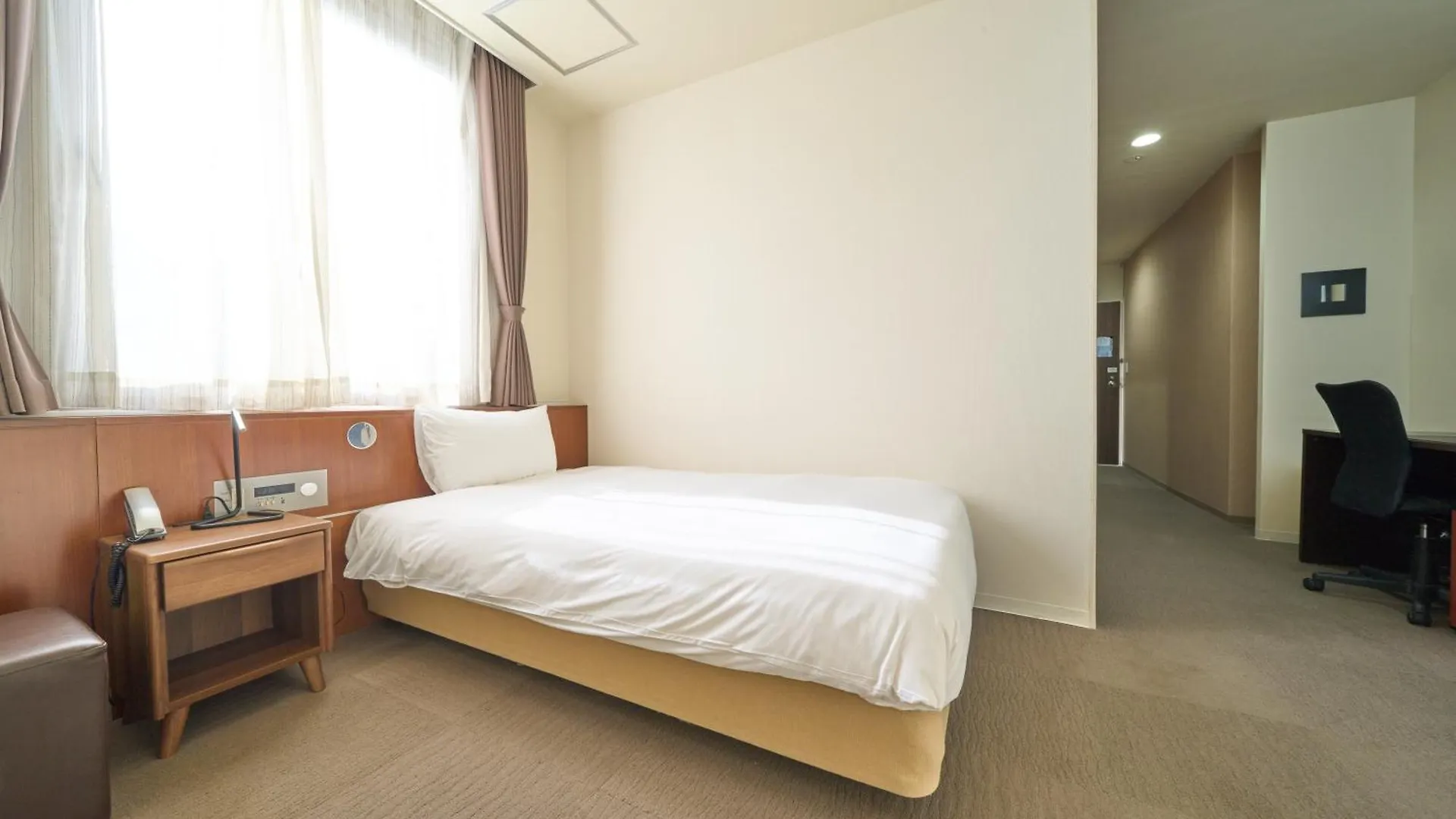 Hotel Tohkai Atsugi 3*,